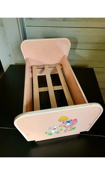 Lit de poupée ancien en bois